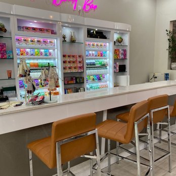 Tipsy Salonbar - Salon bar area - Hair Salons Near Me - Dania Beach, Florida Tipsy Salonbar - Salon bar area - Hair Salons Near Me - Dania Beach, Florida
