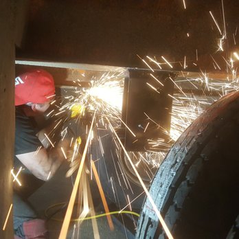 Fleetmark Solutions - We don't mind getting dirty to solve your problems! - Commercial Truck Repair Near Me - Papillion, Nebraska