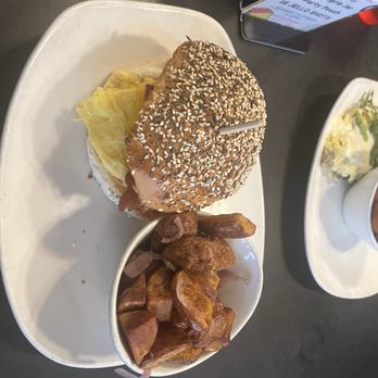 Mom's Kitchen & Bar - Breakfast sandwich - Comfort Food Near Me - New York, New York