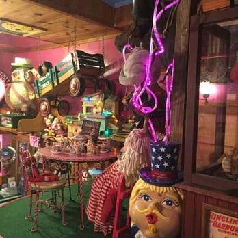 The Bubble Room - Desserts Near Me - Captiva, Florida
