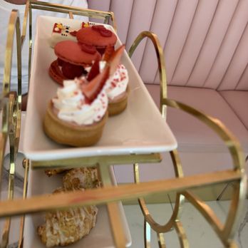 Hello Kitty Cafe - Themed Cafes Near Me - Santa Clara, California