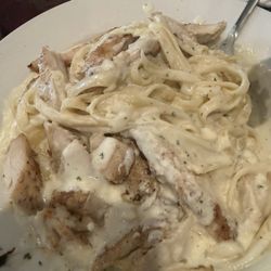 Vinny's Italian Grill & Pizzeria - Chicken Alfredo