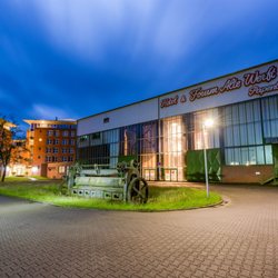 Hotel Alte Werft - Forum Alte Werft bei Nacht