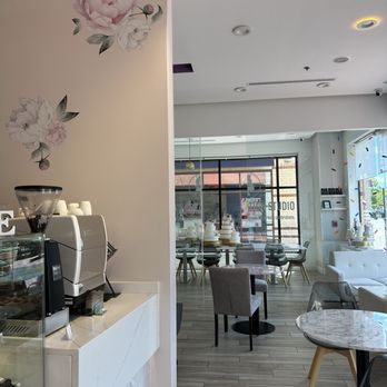 Dana's Cake Shoppe - Cupcakes Near Me - Leesburg, Virginia