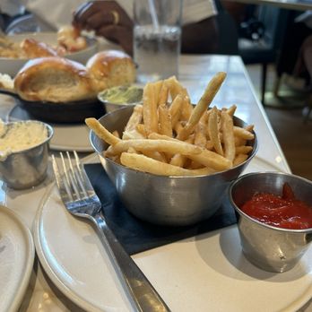 Birdie's Barroom and Kitchen - Cafes Near Me - Raleigh, North Carolina