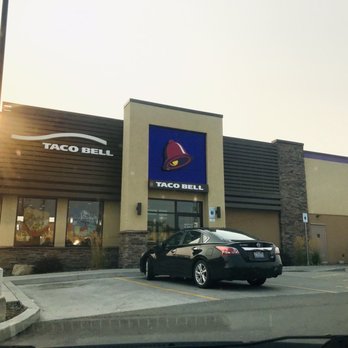 Taco Bell - Front view - Fast Food Near Me - Laurel, Montana