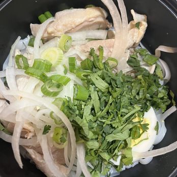 Phodega - Bowl before I added the broth. Everything very fresh and tasted amazing - Vietnamese Near Me - Chicago, Illinois