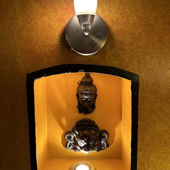 Himalayan Heritage Restaurant - Decorations. - Indian Near Me - Washington, DC, District of Columbia