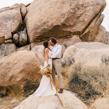 Bethany Brown Photography - Joshua Tree couples session - Session Photography Near Me Bethany Brown Photography - Joshua Tree couples session - Session Photography Near Me