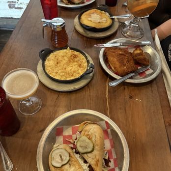 The Eagle Louisville - Fried Chicken Sandwich, Mac & Cheese, 1/4 Fried Chicken, Spoonbread, Fried Chicken BLT, apricot martini, bourbon punch - Southern Near Me - Louisville, Kentucky