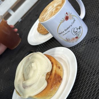 Belle Bakery Cafe - Cafes Near Me - Studio City, California