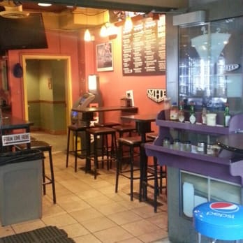 Mountain High Pizza - Open late, awesome - Pizza Near Me - Sun Peaks, British Columbia
