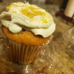 Doughgirl Cupcakes - Lemon Cupcake