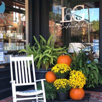 Living & Giving - Storefront - Home Decor Near Me - Rome, Georgia