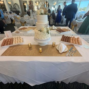 Bon Appetit - Cake table - New American Near Me - Dunedin, Florida Bon Appetit - Cake table - New American Near Me - Dunedin, Florida