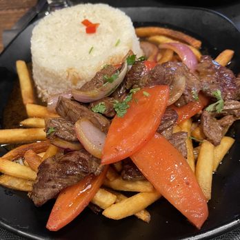 Mama Pisco - Lomo Saltado Sirlion Steak - Latin American Near Me - Maspeth, New York
