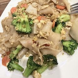 Black Gold Brewing Company - Pad Se Ewe, perfectly cooked.