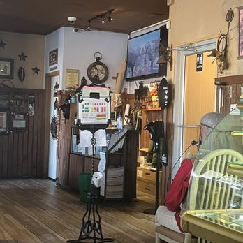 Vick's Vittles Country Kitchen - American Near Me - Albuquerque, New Mexico