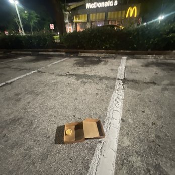 Taco Bell - Dirty lot - Fast Food Near Me - Hollywood, Florida Taco Bell - Dirty lot - Fast Food Near Me - Hollywood, Florida
