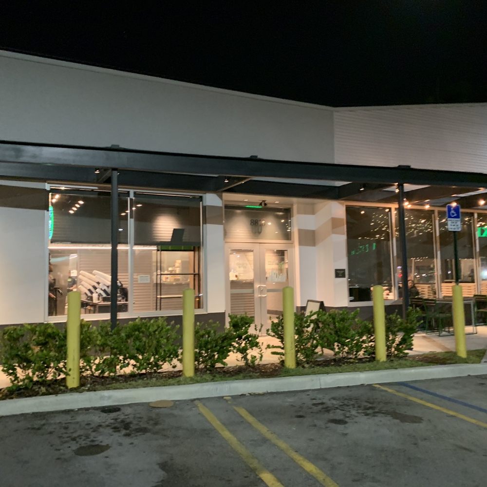 Shake Shack The Falls - Outside - Burgers Near Me - Miami, Florida Shake Shack The Falls - Outside - Burgers Near Me - Miami, Florida