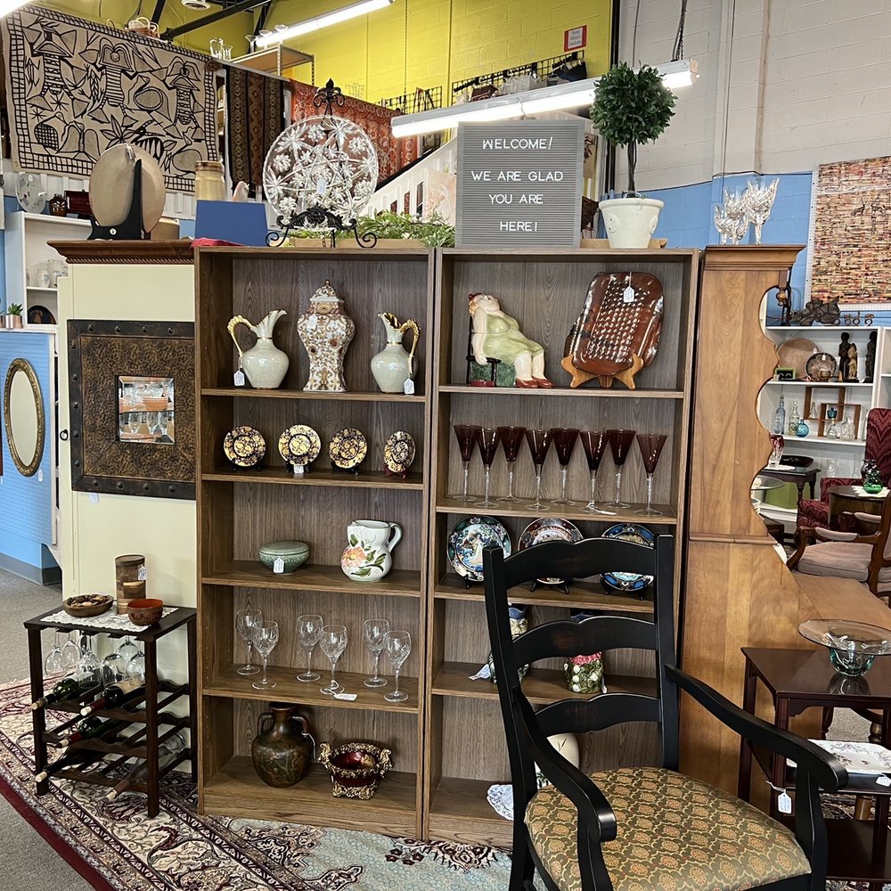 The Bargain Loft - Herndon Reston Fish - Clean and organized - Thrift Stores Near Me - Herndon, Virginia The Bargain Loft - Herndon Reston Fish - Clean and organized - Thrift Stores Near Me - Herndon, Virginia