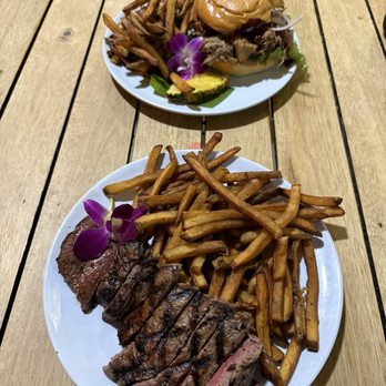 Barefoot Beach Cafe - Breakfast & Brunch Near Me - Honolulu, Hawaii