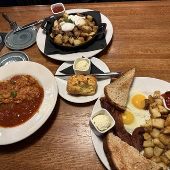 Glenn's Cafe - Wine Bars Near Me - Columbia, Missouri