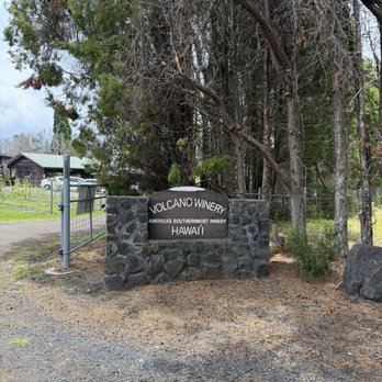 Volcano Winery - Entrance sign - Wineries Near Me - Volcano, Hawaii