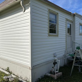 Bowdoin Construction - New vinyl and wood trim - Handyman Near Me Bowdoin Construction - New vinyl and wood trim - Handyman Near Me