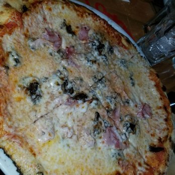 Piola - Pinecrest - Ham and mushrooms with red sauce - Pizza Near Me - Miami, Florida Piola - Pinecrest - Ham and mushrooms with red sauce - Pizza Near Me - Miami, Florida
