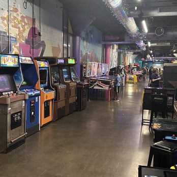 Can Can Wonderland - Mini Golf Near Me - Saint Paul, Minnesota