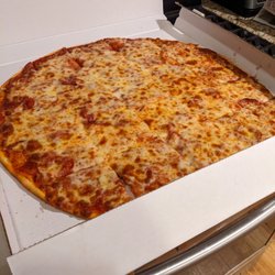 Pizanoz Pizza - Thin pepperoni