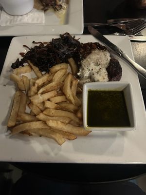 Market Street Blade and Barrel by null