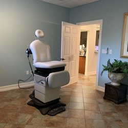 Yag-Howard Cosmetic Dermatology - Treatment Room