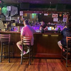 Ty's - Interior