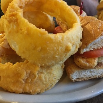 La Pines Cafe - Shrimp Po'boy with Onion Rings. Come for the po'boys but stay for the Onion rings!!! - Breakfast & Brunch Near Me - Slidell, Louisiana La Pines Cafe - Shrimp Po'boy with Onion Rings. Come for the po'boys but stay for the Onion rings!!! - Breakfast & Brunch Near Me - Slidell, Louisiana