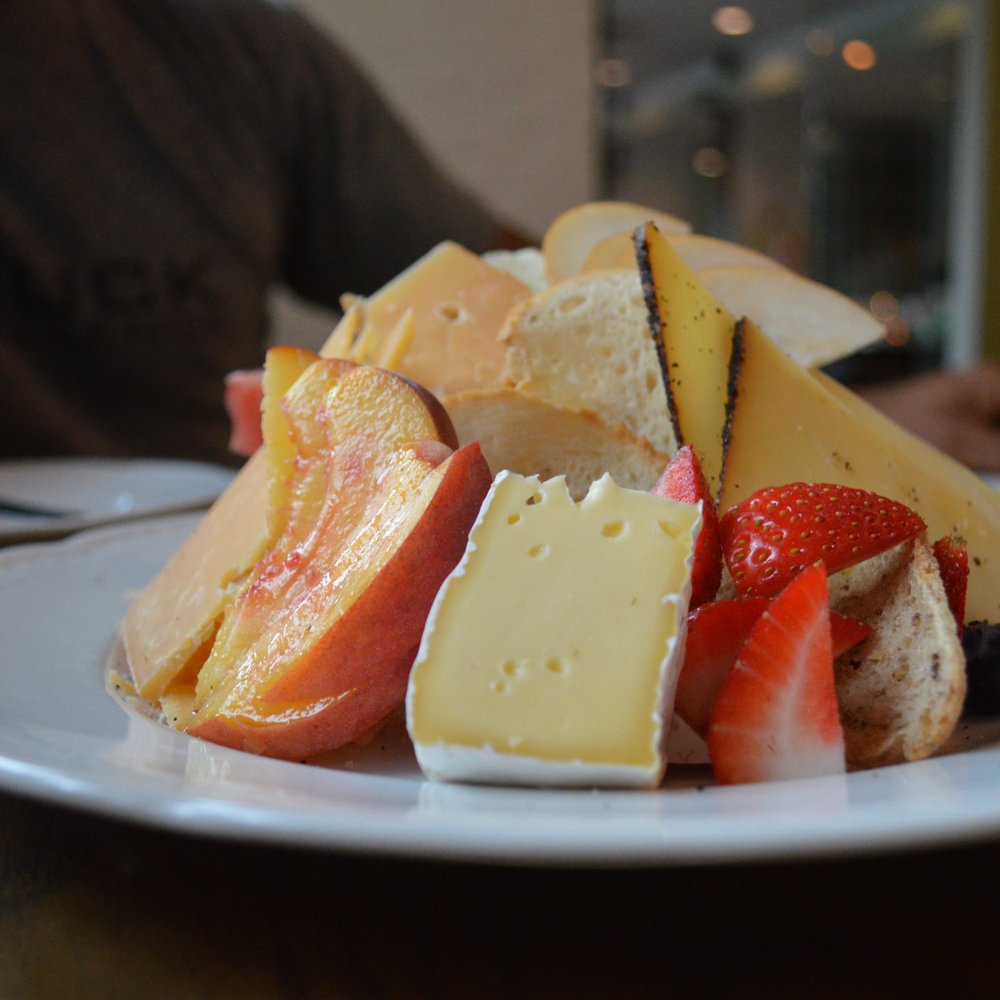 22 Square Restaurant - cheese and fruit platter - American Near Me - Savannah, Georgia