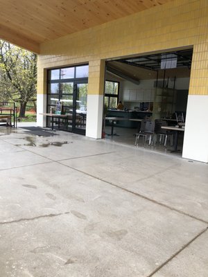 Dixon Roadside by null