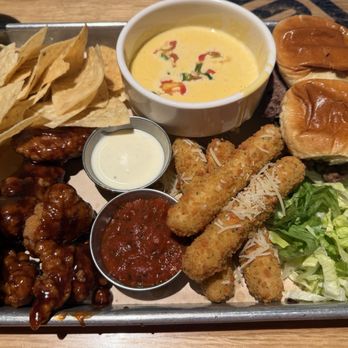 BJ's Restaurant & Brewhouse - Sampler - Breweries Near Me - Albuquerque, New Mexico BJ's Restaurant & Brewhouse - Sampler - Breweries Near Me - Albuquerque, New Mexico