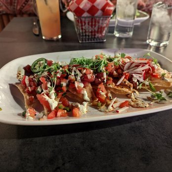 Wilson Hardware Kitchen & Bar - Tuna poke nachos - New American Near Me - Arlington, Virginia Wilson Hardware Kitchen & Bar - Tuna poke nachos - New American Near Me - Arlington, Virginia