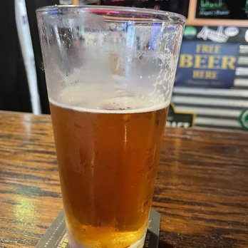 Old School Pizza Tavern - Feisty Blonde beer - Pizza Near Me - Arlington, Texas Old School Pizza Tavern - Feisty Blonde beer - Pizza Near Me - Arlington, Texas