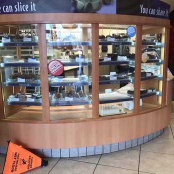 Cold Stone Creamery - Inside - Ice Cream & Frozen Yogurt Near Me - Louisville, Kentucky