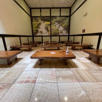 Irvine Spa - Sitting area if you want to sit down traditional style - Day Spas Near Me - Irvine, California Irvine Spa - Sitting area if you want to sit down traditional style - Day Spas Near Me - Irvine, California