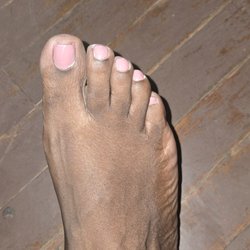 Queen's Nails