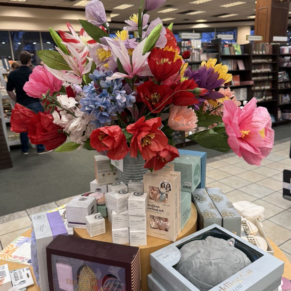 Barnes & Noble - Austin - Bookstores Near Me - Austin, Texas Barnes & Noble - Austin - Bookstores Near Me - Austin, Texas