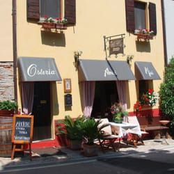 Osteria Amici Miei - L'ingresso dell' osteria Amici Miei