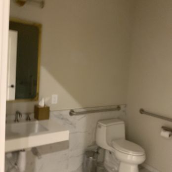 The Vanderbilt - Accessible bathroom - Apartments Near Me - Westbury, New York The Vanderbilt - Accessible bathroom - Apartments Near Me - Westbury, New York