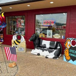 Country Barn Gift Shop - Fun for kids