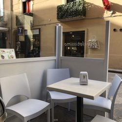 Gelatissimo - Tavolino esterno