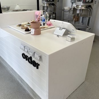 Crumbl - Smithfield - order counter - Bakeries Near Me - Smithfield, Rhode Island Crumbl - Smithfield - order counter - Bakeries Near Me - Smithfield, Rhode Island